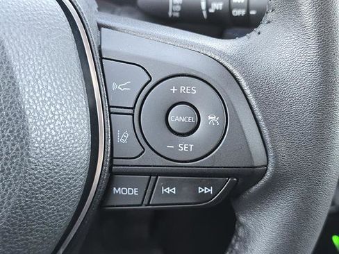 Used 2022 Toyota RAV4 SE image 18