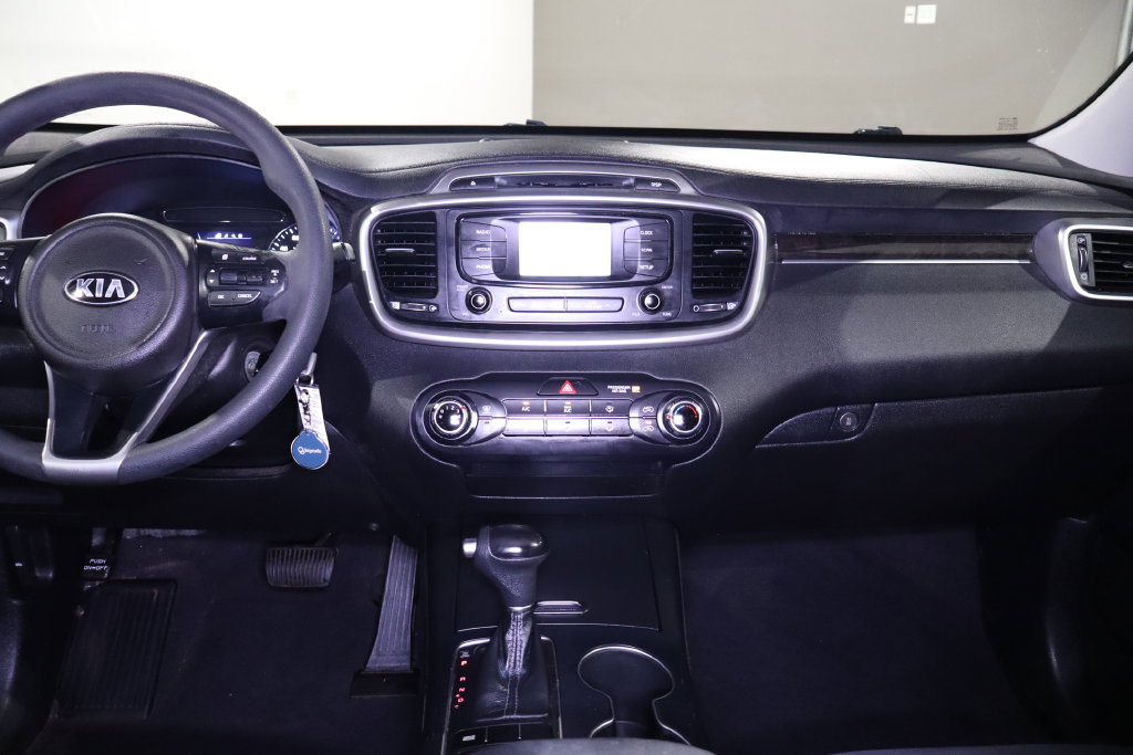 Used 2017 Kia Sorento FWD image 25