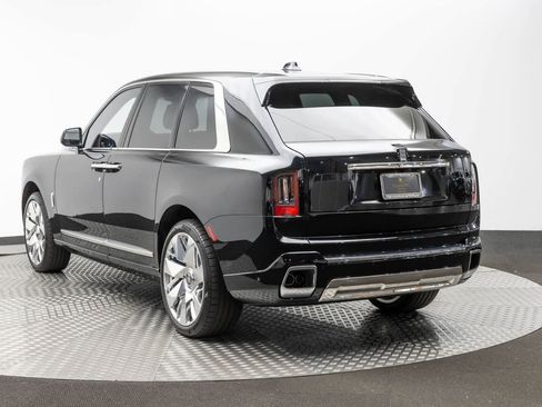 New 2026 Rolls-Royce Cullinan AWD/4WD image 4