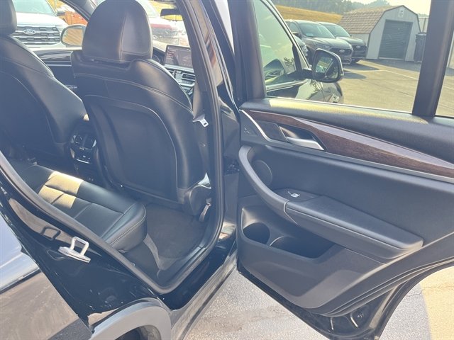 Used 2025 BMW X4 xDrive30i AWD/4WD image 41