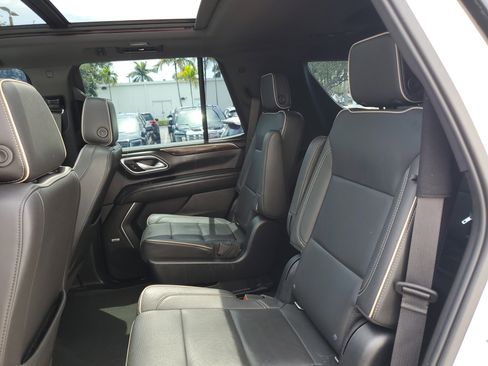 Used 2021 Chevrolet Tahoe Premier w/ Premium Package RWD image 14
