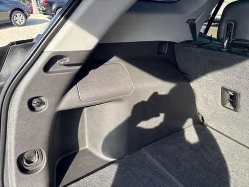 Used 2019 GMC Terrain SLT image 19