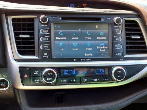 Used 2017 Toyota Highlander Limited image 14