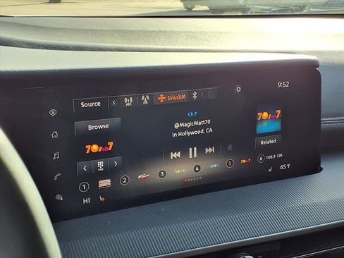 Certified 2025 Nissan Murano SV image 4