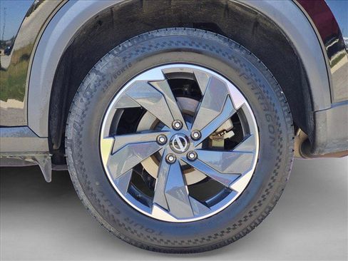 Used 2024 Nissan Rogue SV FWD image 24