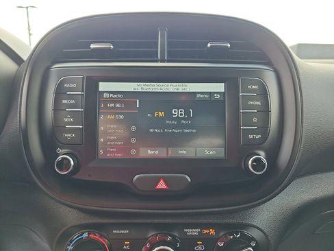 Used 2021 Kia Soul LX FWD image 22
