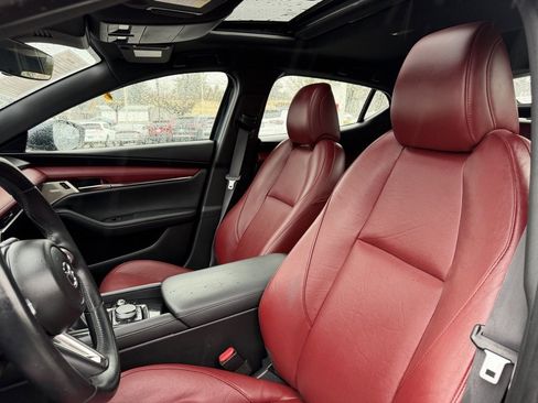 Used 2019 MAZDA MAZDA3 AWD Hatchback w/ Premium Pkg image 16