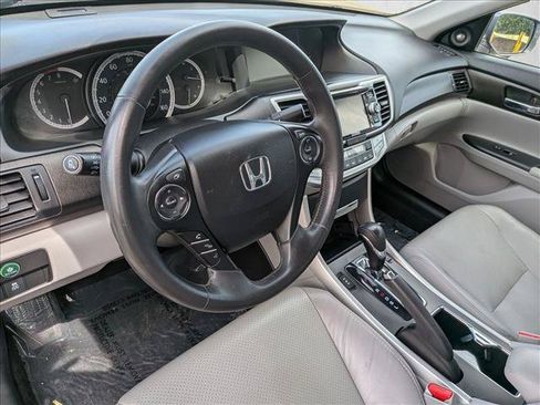 Used 2015 Honda Accord EX-L image 10