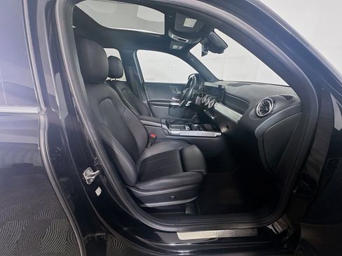 Used 2025 Mercedes-Benz GLB 250 image 33