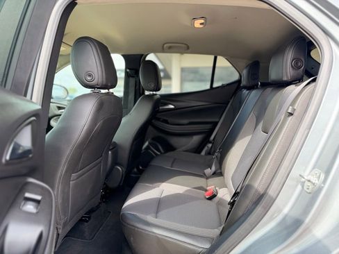 Used 2025 Buick Encore GX Preferred FWD image 9