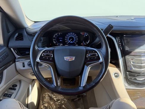Used 2020 Cadillac Escalade Premium Luxury image 59