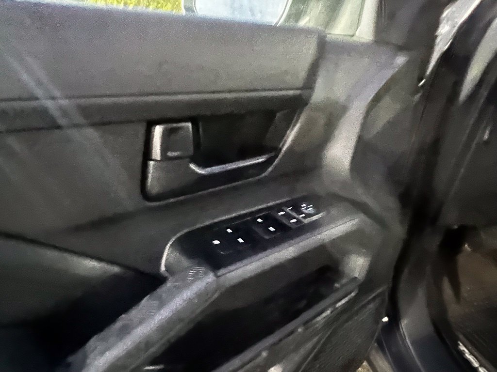 Used 2024 Toyota Tacoma SR5 AWD/4WD image 20