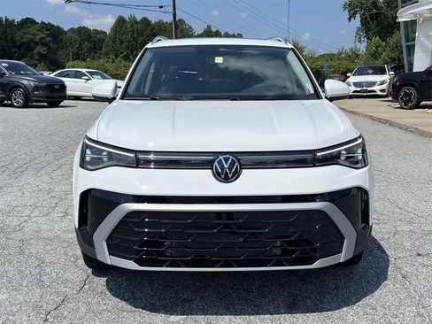 Used 2025 Volkswagen Taos SEL AWD/4WD image 10