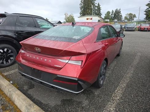 Used 2026 Hyundai Elantra Limited w/ Cargo Package FWD image 5