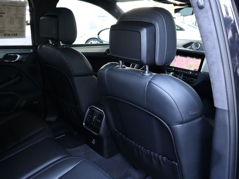 Used 2020 Porsche Macan Turbo AWD/4WD image 29