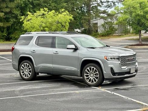 Used 2023 GMC Acadia Denali w/ Denali Ultimate Package FWD image 8
