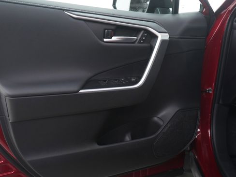 Used 2025 Toyota RAV4 Limited image 19