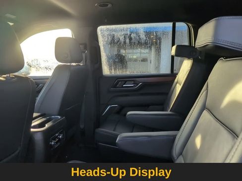 Used 2025 GMC Yukon XL Denali image 24