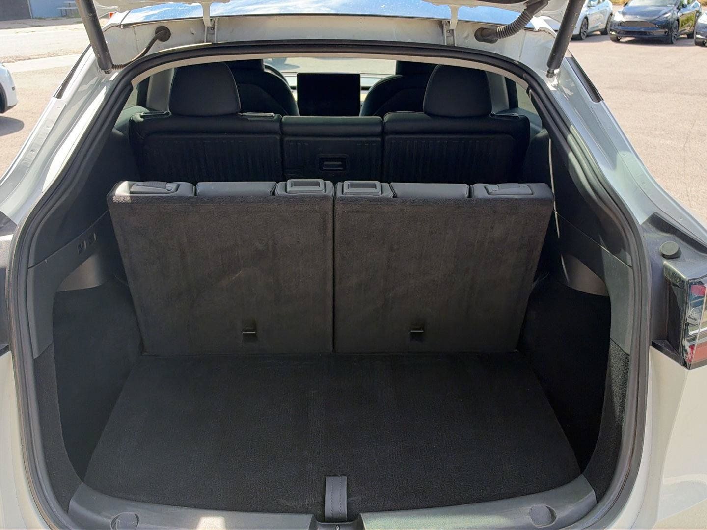 Used 2024 Tesla Model Y Long Range AWD/4WD image 21