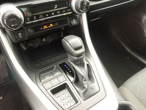 Certified 2024 Toyota RAV4 XLE FWD image 22