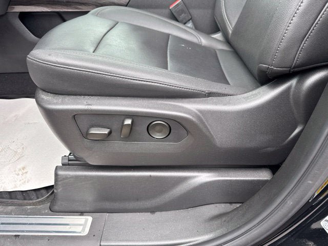 Used 2025 Chevrolet Silverado 2500 LTZ w/ LTZ Plus Package AWD/4WD image 11