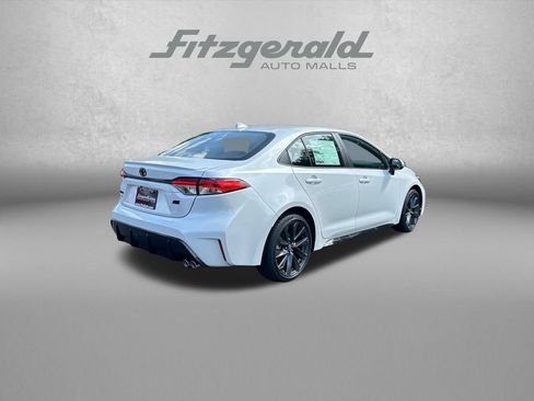 Used 2026 Toyota Corolla SE w/ SE Package FWD image 8