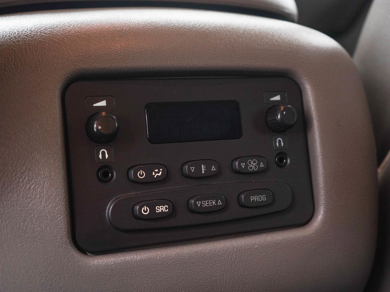 Used 2003 GMC Yukon XL 2500 SLT w/ 1SD Preferred Equipment Group AWD/4WD image 16