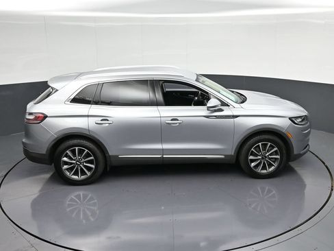 Used 2021 Lincoln Nautilus FWD image 25