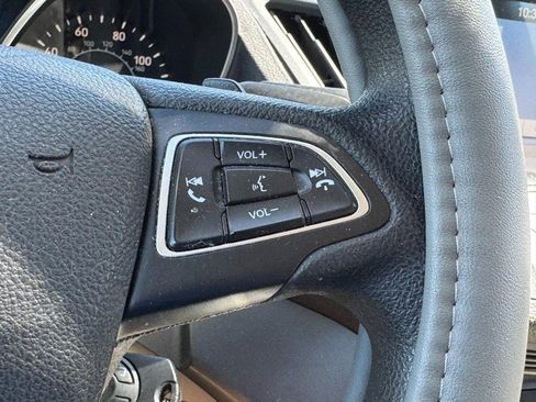 Used 2017 Ford Escape SE w/ Equipment Group 201A AWD/4WD image 17
