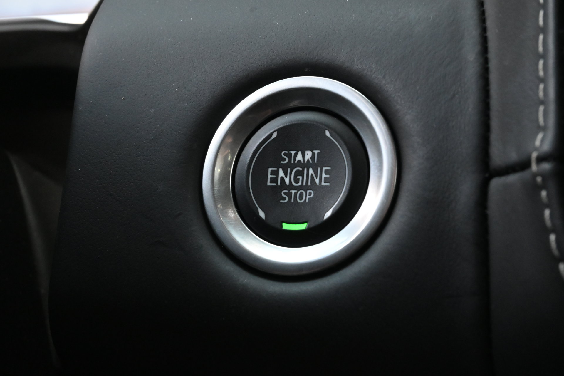 Used 2024 GMC Yukon XL Denali Ultimate AWD/4WD image 17