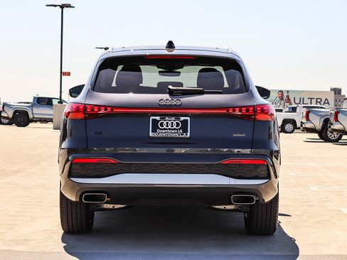 Used 2025 Audi Q5 Premium w/ Premium Plus AWD/4WD image 5