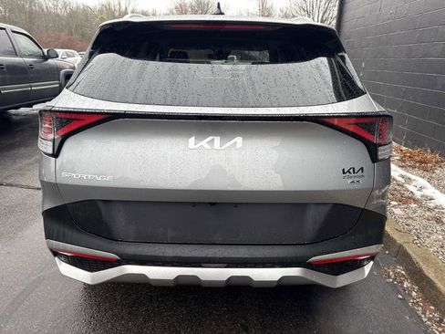 Used 2024 Kia Sportage EX image 8