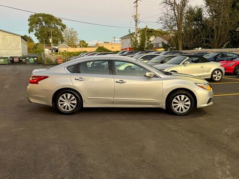 Used 2018 Nissan Altima 2.5 S w/ S Convenience Package image 11