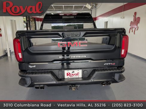 Used 2023 GMC Sierra 1500 AT4 w/ Technology Package AWD/4WD image 3