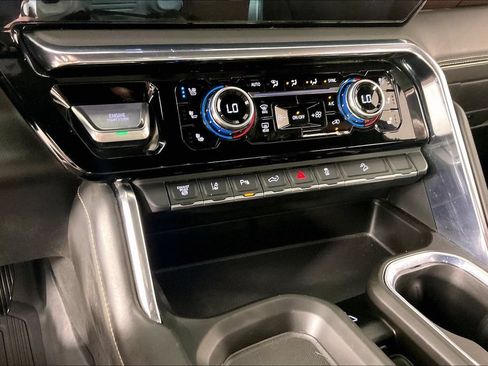 Certified 2024 GMC Sierra 2500 Denali Ultimate AWD/4WD image 14