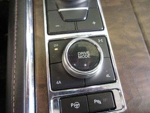 Certified 2020 Ford Expedition Platinum image 20