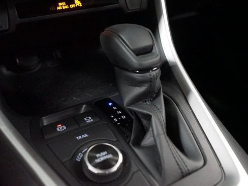 Certified 2025 Toyota RAV4 LE AWD/4WD image 21