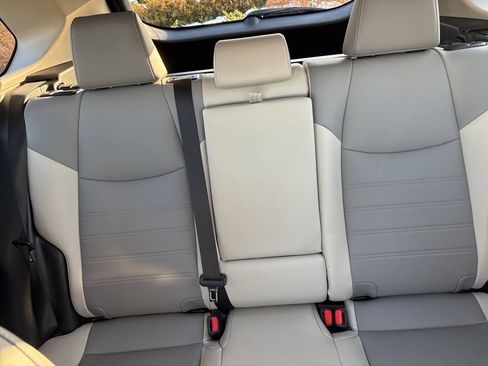 Used 2020 Toyota RAV4 Limited image 31