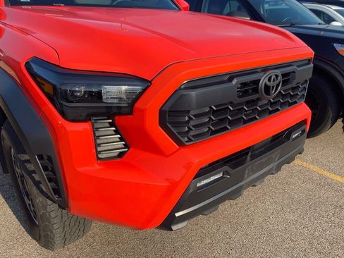 Used 2024 Toyota Tacoma TRD Off-Road AWD/4WD image 4