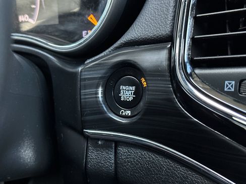 Used 2019 Jeep Grand Cherokee Limited w/ Luxury Group II RWD image 22