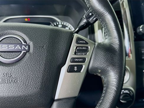 Used 2024 Nissan Titan SV w/ SV Convenience Package image 18