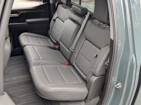 Used 2025 Chevrolet Silverado 1500 LT Trail Boss w/ LT Trail Boss Premium Package image 17