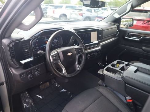 Used 2024 Chevrolet Silverado 1500 LT AWD/4WD image 10