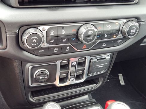 New 2026 Jeep Gladiator Sport AWD/4WD image 14
