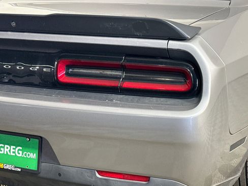 Used 2016 Dodge Challenger R/T Scat Pack w/ Leather Interior Group RWD image 32