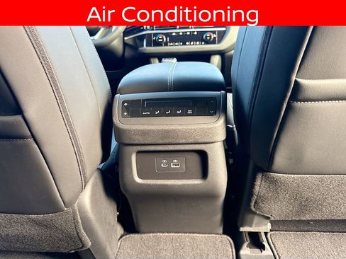 Used 2025 Nissan Pathfinder SL w/ Cargo Package image 15