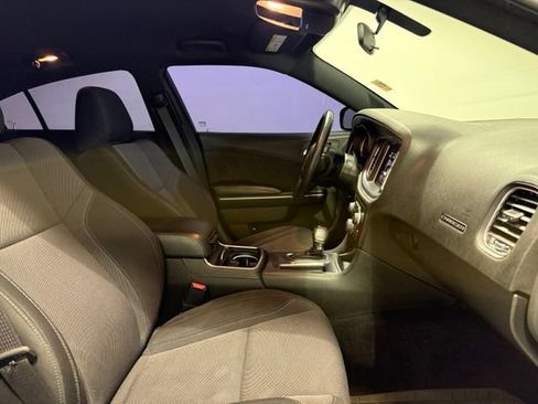Used 2019 Dodge Charger SXT RWD image 26