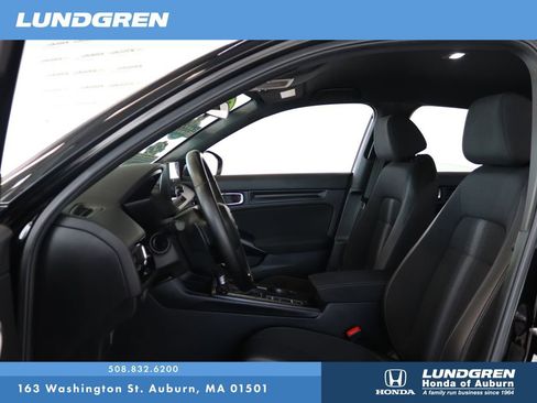 Used 2025 Honda Civic Sport image 10