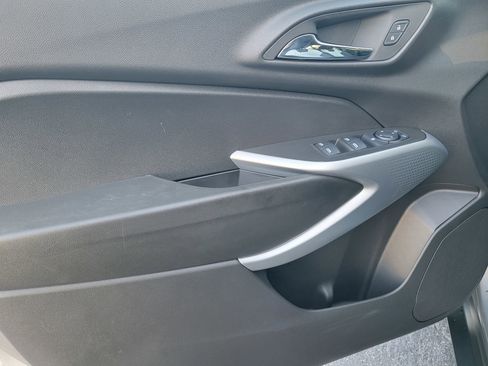 Certified 2025 Chevrolet Trax LS w/ LS Convenience Package image 23