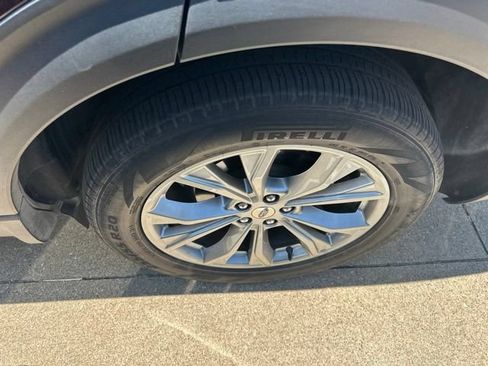 Used 2023 Ford Explorer XLT w/ Equipment Group 202A RWD image 10